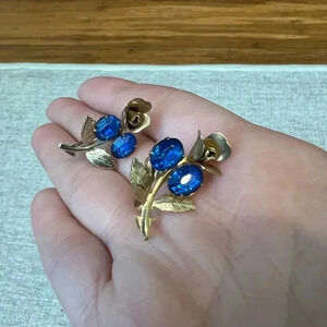 Vintage screwback, long stem, rose earrings with cobalt blue rhinestones